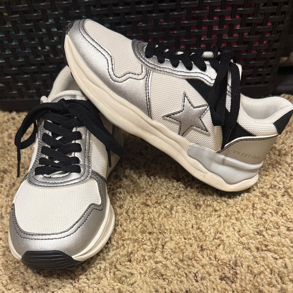 Vintage Havana cloud silver white sneakers size 6 worn once basically brand new